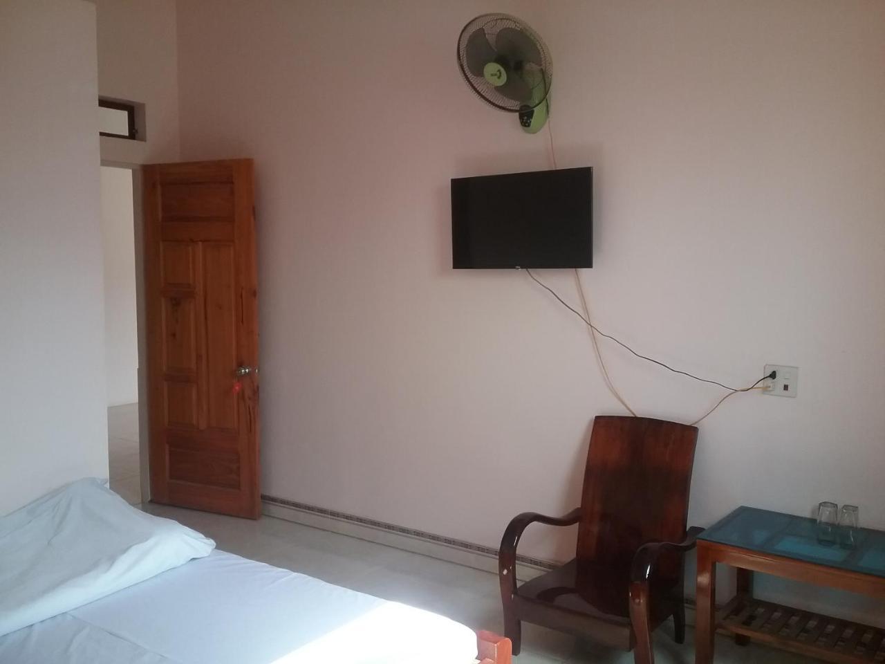 Thac Ba Family Homestay Ho To Exterior photo